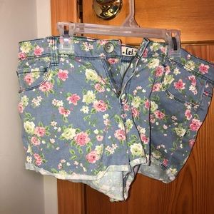 LEI flower shorts